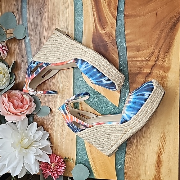 NEW Marc Fisher Teelan Heeled Tie Dye Espadrilles | Size 6M - Picture 2 of 10